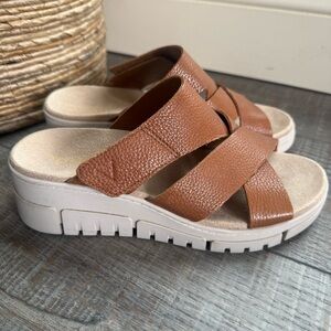 Vionic uptown sunset wedge sandal sz7 leather slide